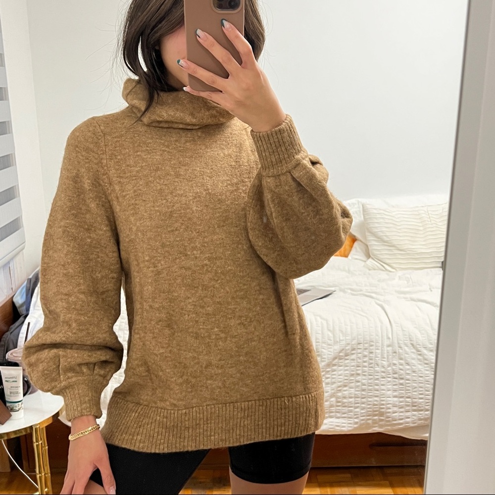 The Group by Babaton Adichie Sweater - Picture 2 of 11